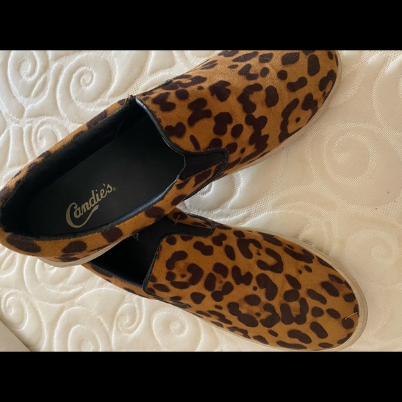 CANDIES 🐆CHEETAH PRINT 🐆SLIP ONS - Picture 3 of 5